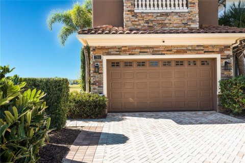 House in Four Corners, Florida 4 bedrooms, 341.69 sq.m. № 1846759 - photo 3