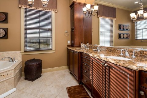 House in Four Corners, Florida 4 bedrooms, 341.69 sq.m. № 1846759 - photo 30