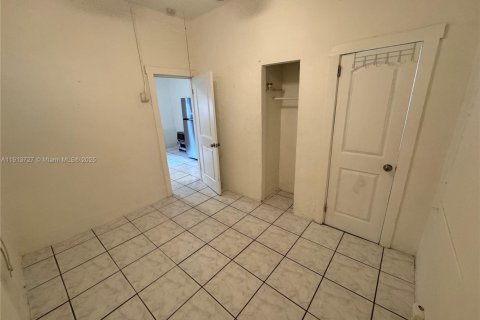 Appartement à louer à Miami, Floride: 1 chambre, 226.12 m2 № 1968934 - photo 2