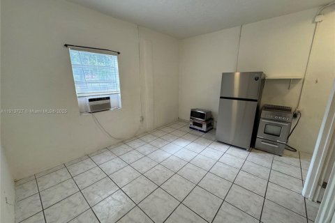 Appartement à louer à Miami, Floride: 1 chambre, 226.12 m2 № 1968934 - photo 1