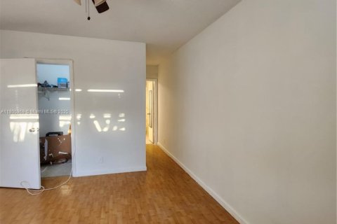 Condo in Fort Lauderdale, Florida, 1 bedroom  № 1955389 - photo 8