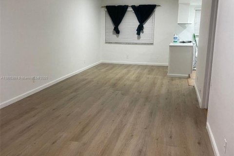 Condo in Fort Lauderdale, Florida, 1 bedroom  № 1955389 - photo 5
