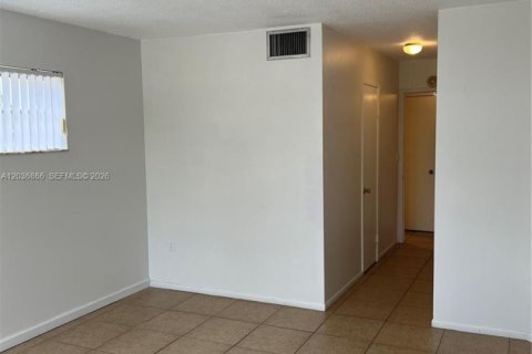 Copropriété à louer à Miami, Floride: 1 chambre, 84.45 m2 № 2085479 - photo 18