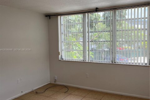 Copropriété à louer à Miami, Floride: 1 chambre, 84.45 m2 № 2085479 - photo 16