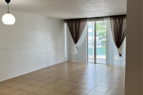 Copropriété à louer à Miami, Floride: 1 chambre, 84.45 m2 № 2085479 - photo 5