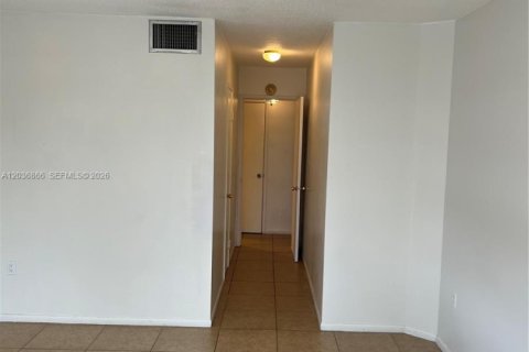 Copropriété à louer à Miami, Floride: 1 chambre, 84.45 m2 № 2085479 - photo 19
