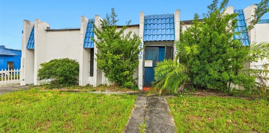 Commercial property in Tampa, Florida 156.45 sq.m. № 2267087