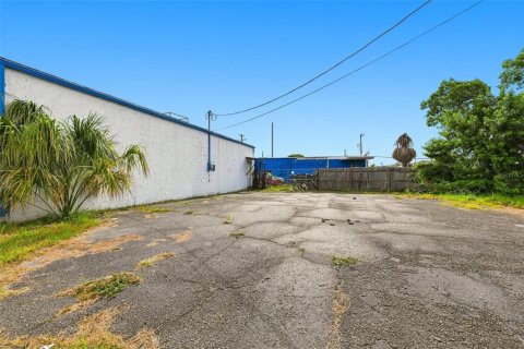 Commercial property in Tampa, Florida 156.45 sq.m. № 2267087 - photo 18