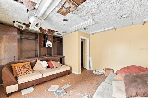 Commercial property in Tampa, Florida 156.45 sq.m. № 2267087 - photo 10