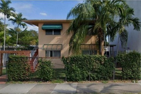 Commercial property in Miami, Florida № 2042223