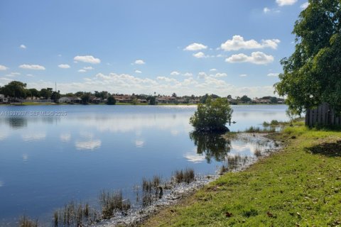 Купить виллу или дом в Хайалиа, Флорида 3 спальни, 140.65м2, № 1995760 - фото 10