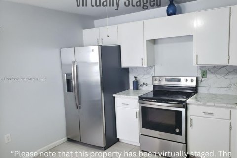 Купить виллу или дом в Хайалиа, Флорида 3 спальни, 140.65м2, № 1995760 - фото 5