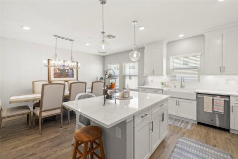 Townhouse in Tampa, Florida 4 bedrooms, 234.49 sq.m. № 1870325 - photo 25