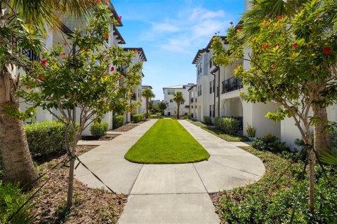 Townhouse in Tampa, Florida 4 bedrooms, 234.49 sq.m. № 1870325 - photo 16