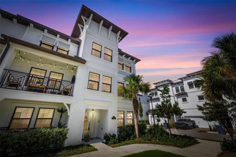 Townhouse in Tampa, Florida 4 bedrooms, 234.49 sq.m. № 1870325 - photo 1