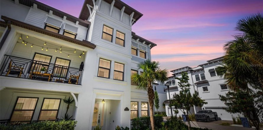 Townhouse in Tampa, Florida 4 bedrooms, 234.49 sq.m. № 1870325