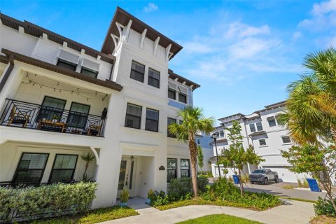 Townhouse in Tampa, Florida 4 bedrooms, 234.49 sq.m. № 1870325 - photo 12