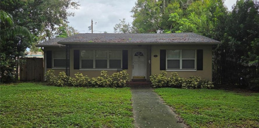 House in Saint Petersburg, Florida 3 bedrooms, 122.26 sq.m. № 1894751