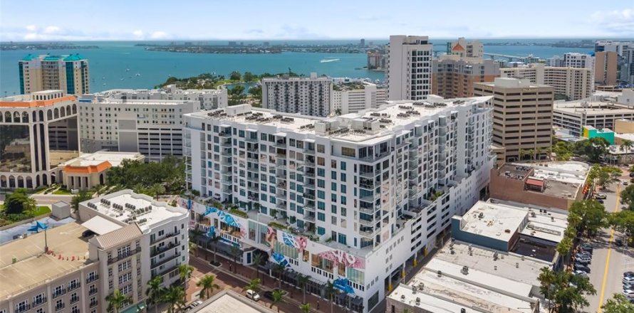 Condominio en Sarasota, Florida, 3 dormitorios № 1872990