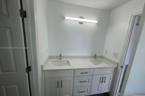 Touwnhouse à louer à Lake Worth, Floride: 3 chambres, 141.95 m2 № 2153881 - photo 16