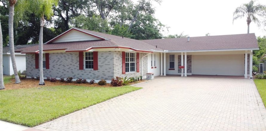 Villa ou maison à Maitland, Floride 4 chambres, 177.35 m2 № 2148227