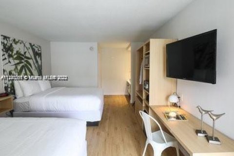 Condominio en venta en Kissimmee, Florida, 1 dormitorio № 2022542 - foto 4