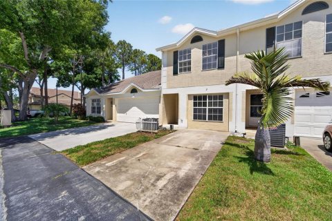 Townhouse in Palm Harbor, Florida 2 bedrooms, 122.17 sq.m. № 2117012