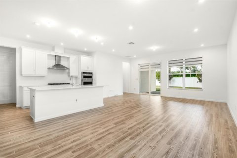 Casa en venta en Port St. Lucie, Florida, 4 dormitorios, 249.91 m2 № 2382838 - foto 10
