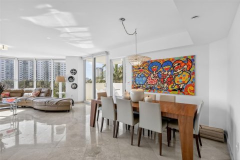 Condo in Sunny Isles Beach, Florida, 3 bedrooms  № 2027943 - photo 13