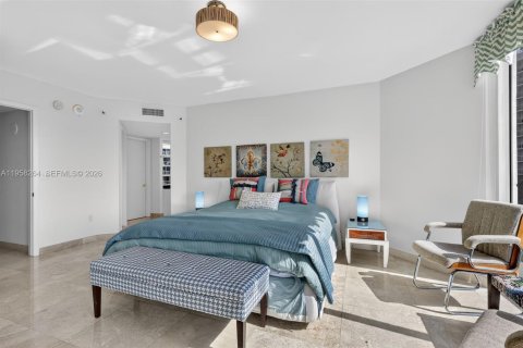 Condo in Sunny Isles Beach, Florida, 3 bedrooms  № 2027943 - photo 26