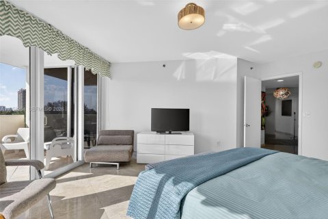Condo in Sunny Isles Beach, Florida, 3 bedrooms  № 2027943 - photo 27