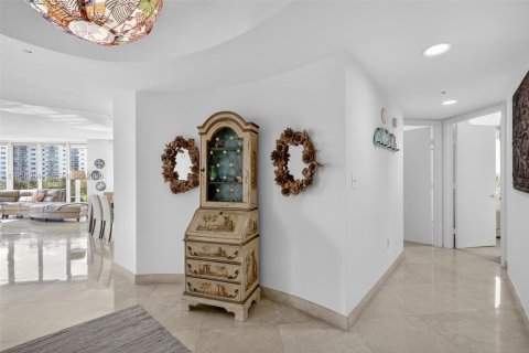 Condo in Sunny Isles Beach, Florida, 3 bedrooms  № 2027943 - photo 5