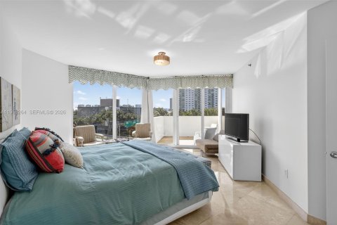 Condo in Sunny Isles Beach, Florida, 3 bedrooms  № 2027943 - photo 24