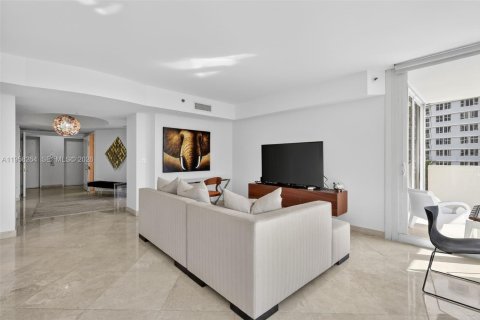 Condo in Sunny Isles Beach, Florida, 3 bedrooms  № 2027943 - photo 9