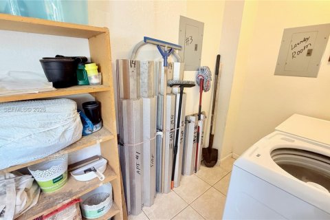 Купить коммерческую недвижимость в Дейви, Флорида 185.99м2, № 2430029 - фото 25