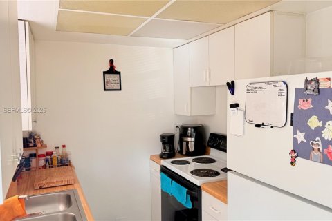 Купить коммерческую недвижимость в Дейви, Флорида 185.99м2, № 2430029 - фото 18