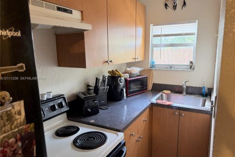 Купить коммерческую недвижимость в Дейви, Флорида 185.99м2, № 2430029 - фото 9