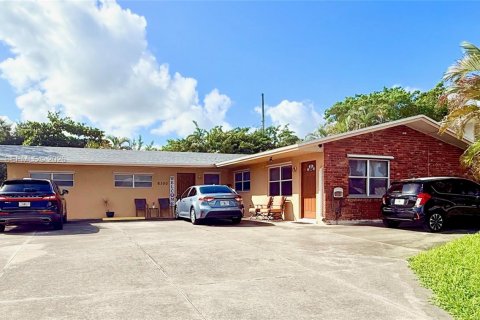 Commercial property in Davie, Florida 185.99 sq.m. № 2430029