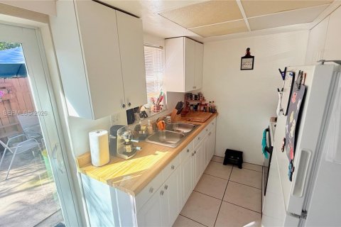 Купить коммерческую недвижимость в Дейви, Флорида 185.99м2, № 2430029 - фото 17