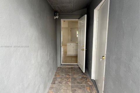 Casa en alquiler en Riviera Beach, Florida, 4 dormitorios, 124.67 m2 № 2017820 - foto 23