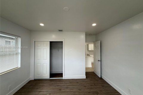 Casa en alquiler en Riviera Beach, Florida, 4 dormitorios, 124.67 m2 № 2017820 - foto 10