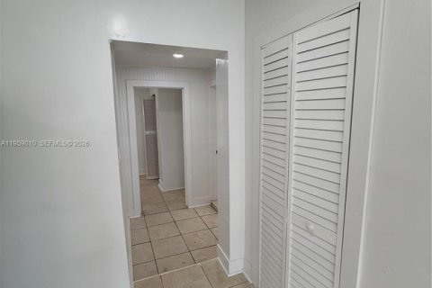 Casa en alquiler en Riviera Beach, Florida, 4 dormitorios, 124.67 m2 № 2017820 - foto 13