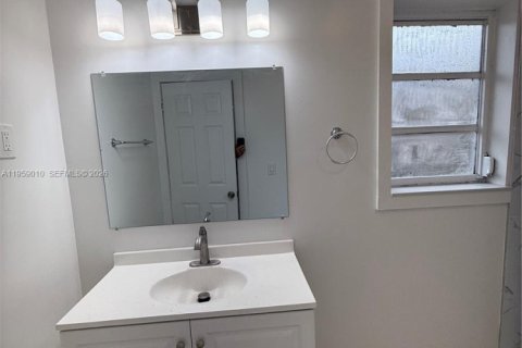 Casa en alquiler en Riviera Beach, Florida, 4 dormitorios, 124.67 m2 № 2017820 - foto 11