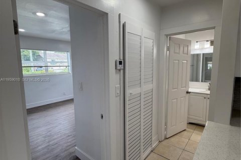 Casa en alquiler en Riviera Beach, Florida, 4 dormitorios, 124.67 m2 № 2017820 - foto 8