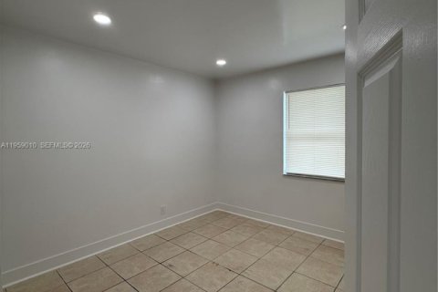 Casa en alquiler en Riviera Beach, Florida, 4 dormitorios, 124.67 m2 № 2017820 - foto 15