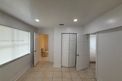 Casa en alquiler en Riviera Beach, Florida, 4 dormitorios, 124.67 m2 № 2017820 - foto 16