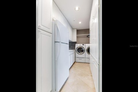 Condo in Tampa, Florida, 3 bedrooms № 2118300 - photo 16