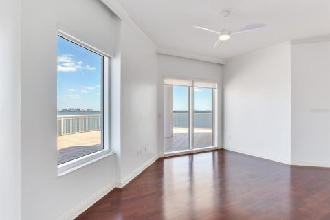 Condo in Tampa, Florida, 3 bedrooms № 2118300 - photo 26