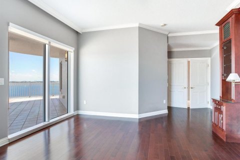 Condo in Tampa, Florida, 3 bedrooms № 2118300 - photo 27