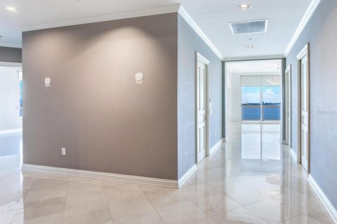 Condo in Tampa, Florida, 3 bedrooms № 2118300 - photo 9